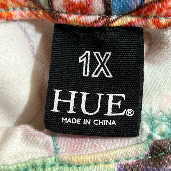 HUE Multicolor Floral Capris - Picture 4 of 6